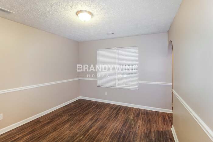Building Photo - 846 Stonebridge Crescent
