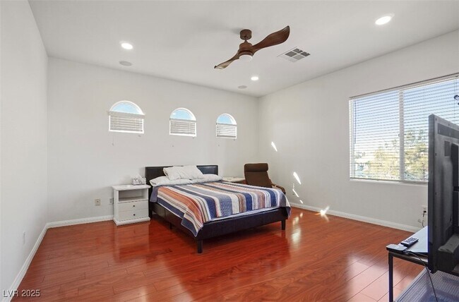 Building Photo - 10500 Eagle Nest St