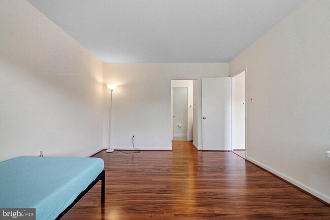 Building Photo - 7984 Audubon Ave
