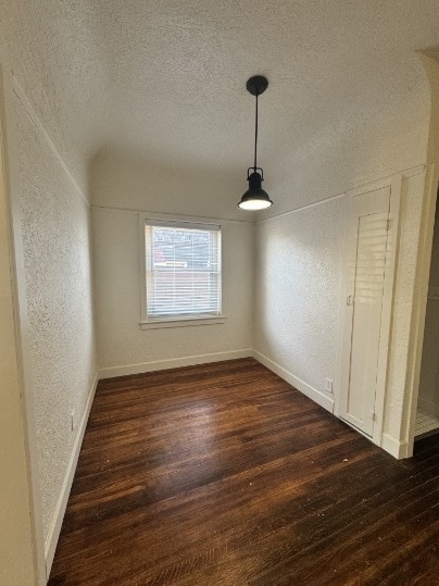 Building Photo - Charming Historic "Shot Gun Style" 2 bedroom Duplex