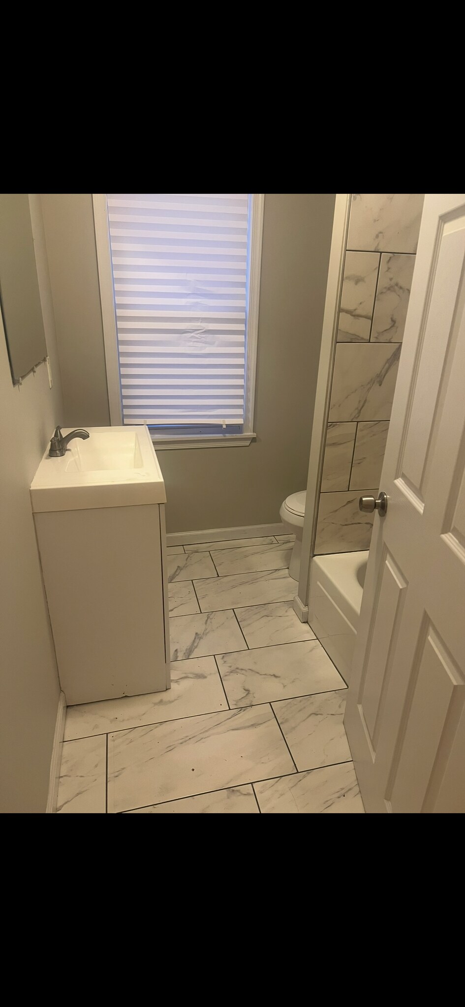 Building Photo - 220 Colgate Ave