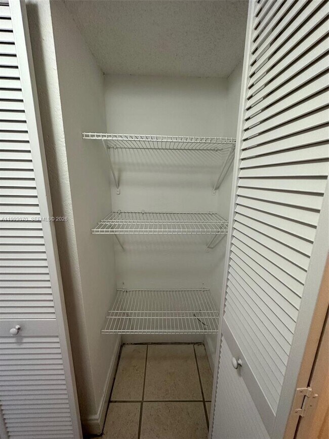 Building Photo - 2775 Taft St