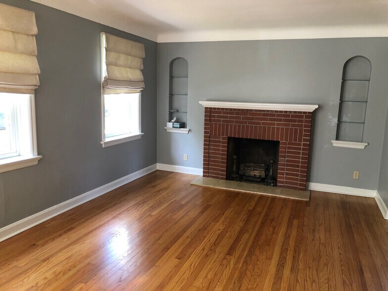 Living room - 6959 Pernod Ave