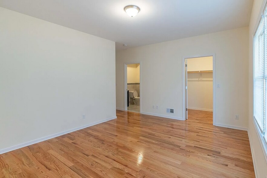 Master Bedroom with Walk-In Closet - 203 Cleveland Ave