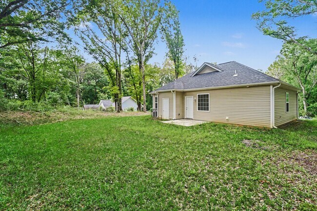 Building Photo - 635 Johns Ln