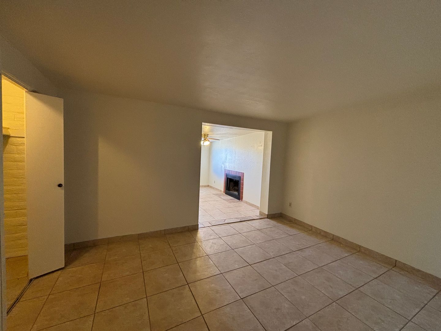 Building Photo - 7431 E Desert Aire Dr