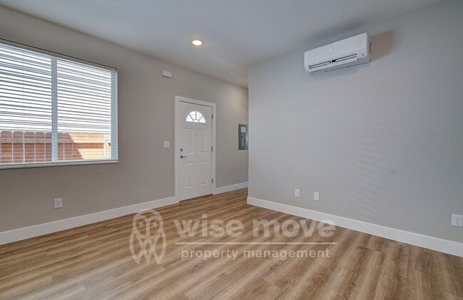 Building Photo - Modern Multi-Gen Living- Brand New