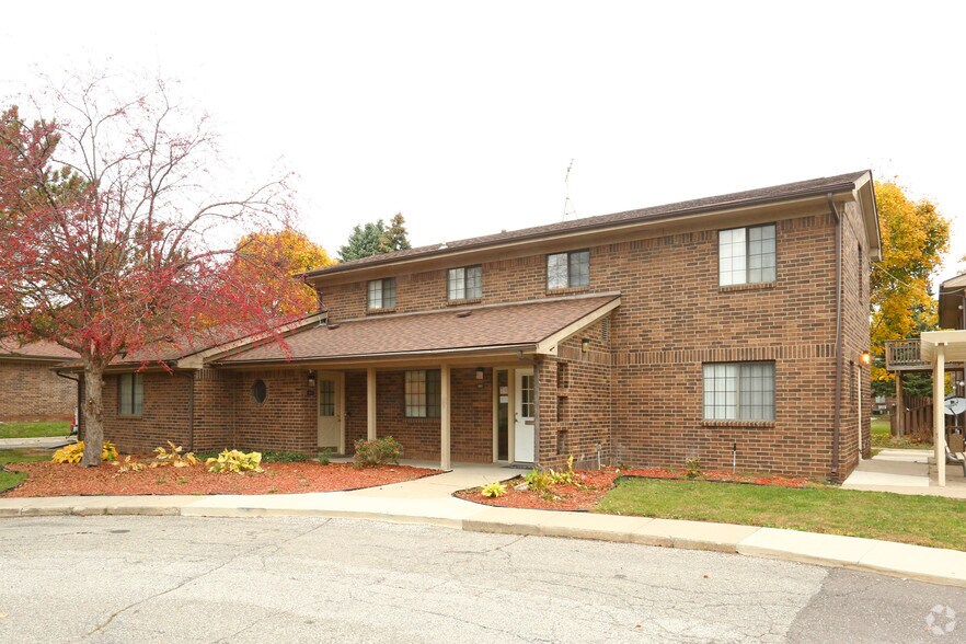 Schafer Square 901 F J McCree Dr Flint MI 48503 Apartment Finder