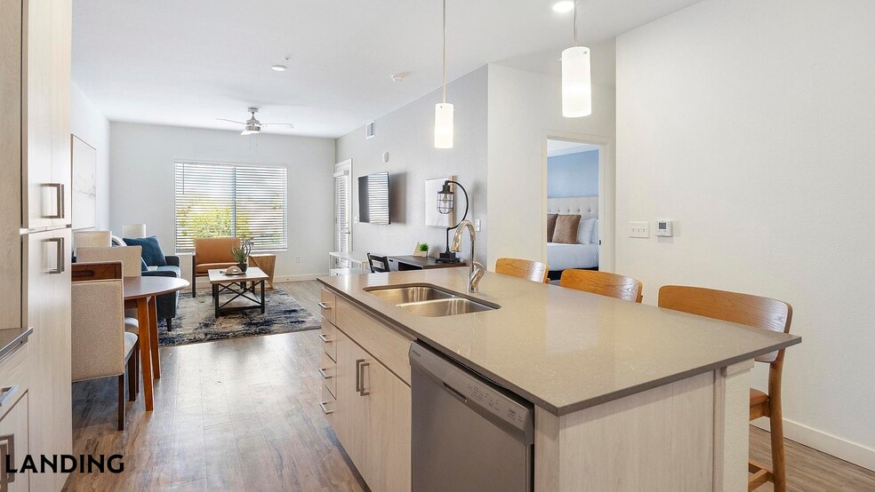 Building Photo - 1760 S Crismon Rd