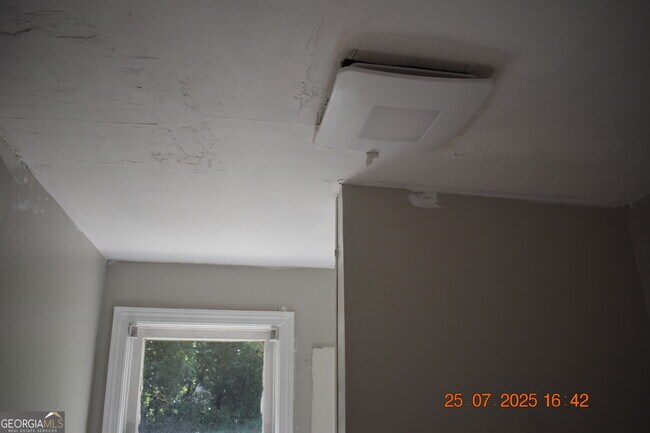Building Photo - 1083 Nassau Pl