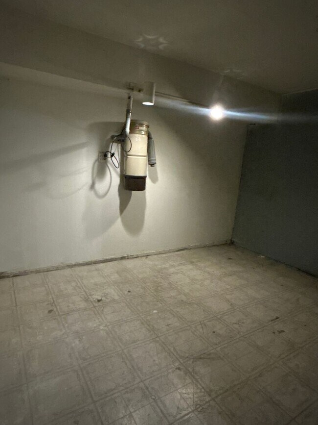 Building Photo - Most Desirable North Alhambra Condo Right Across from City Hall and Walking to Alhambra HS