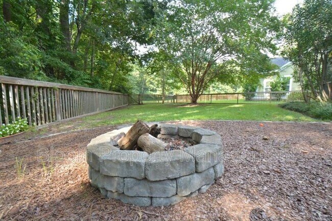 Building Photo - 8566 Royal Palm Ln