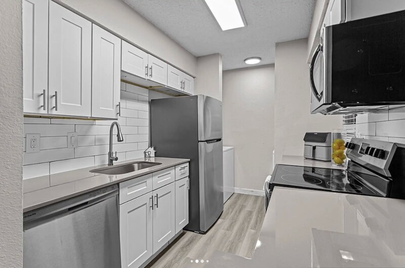 Building Photo - 6776 Westcreek St S