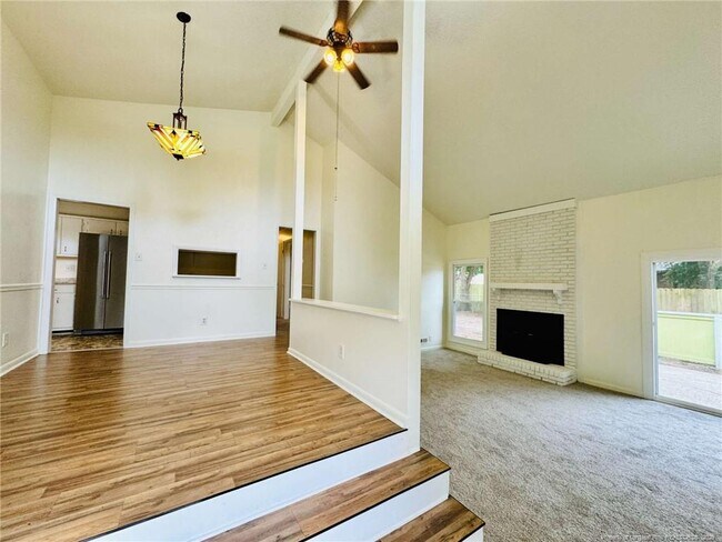 Building Photo - 1009 Louisburg Pl