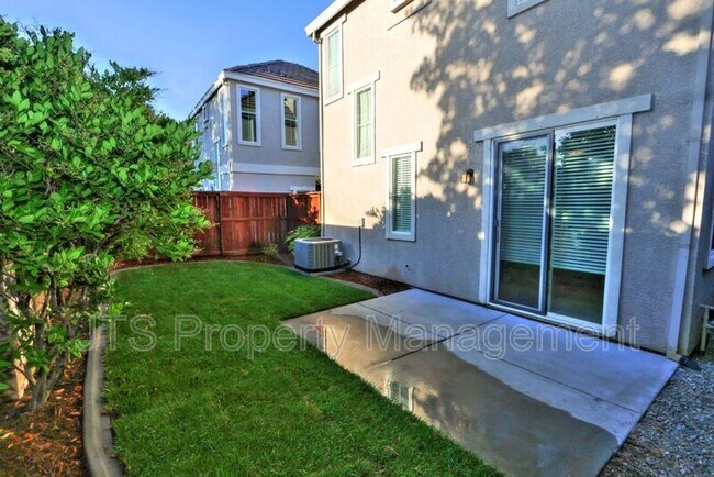 Building Photo - 506 Navigator Dr