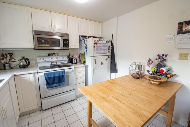 Building Photo - 655 Concord Ave