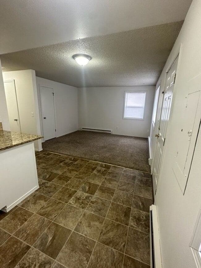 Building Photo - 1343