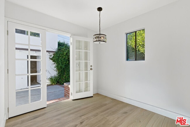 Building Photo - 641 N Martel Ave