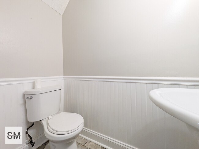 Building Photo - 14505 Farmcrest Pl