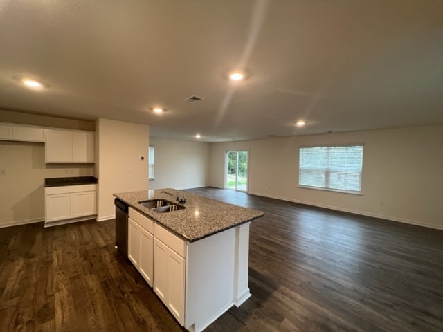 Building Photo - 323 Everleigh Cir
