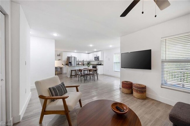 Building Photo - 3860 Outer Dr