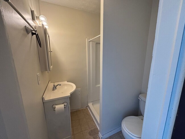 Building Photo - nbr638