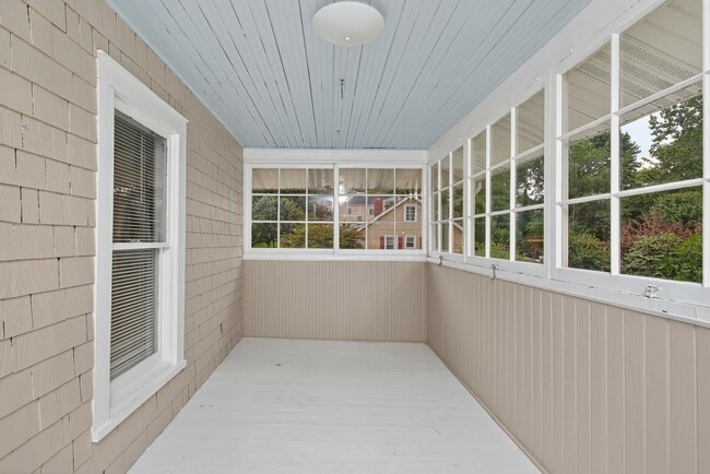 Building Photo - Charming 4BR / 3BA Historic Home with Big Backyard! BR VA