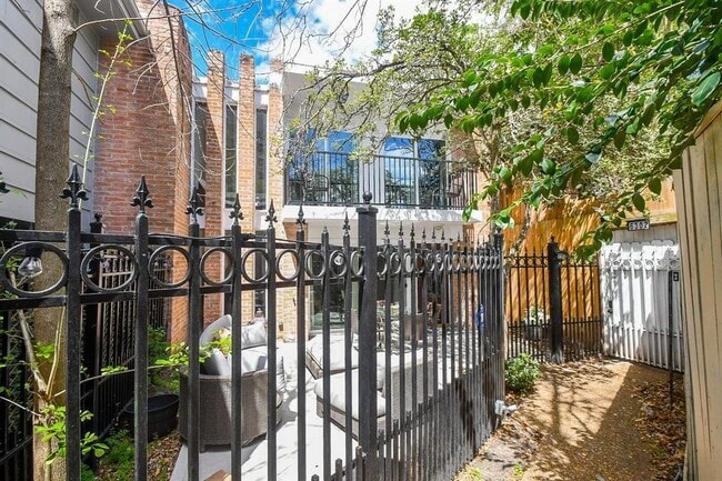 Building Photo - 6304 Riverview Way