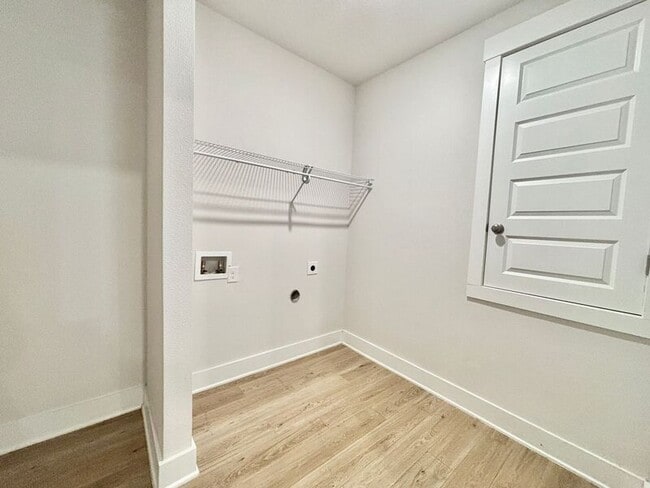 Building Photo - 1234 Fenwick Ct