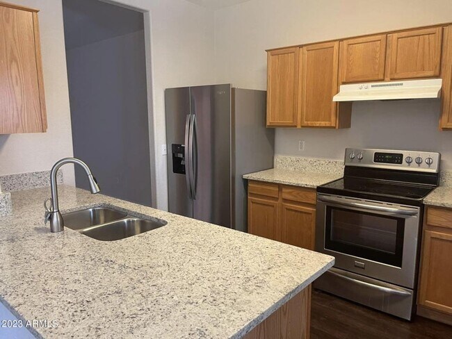 Building Photo - 3-bedroom, 2-bath in Johnson Ranch