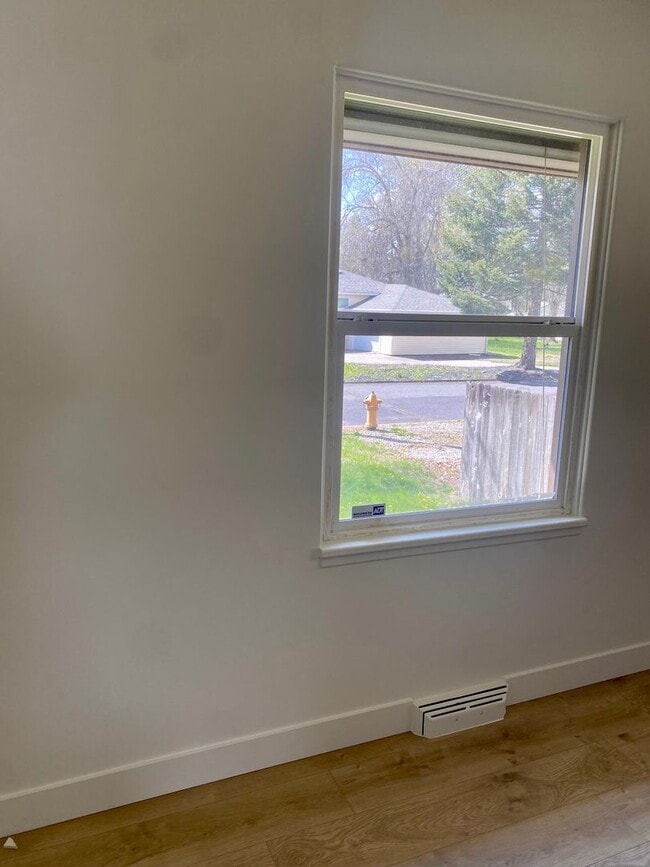 Building Photo - Northside 3 Bedroom 1 Bath Brick Rancher