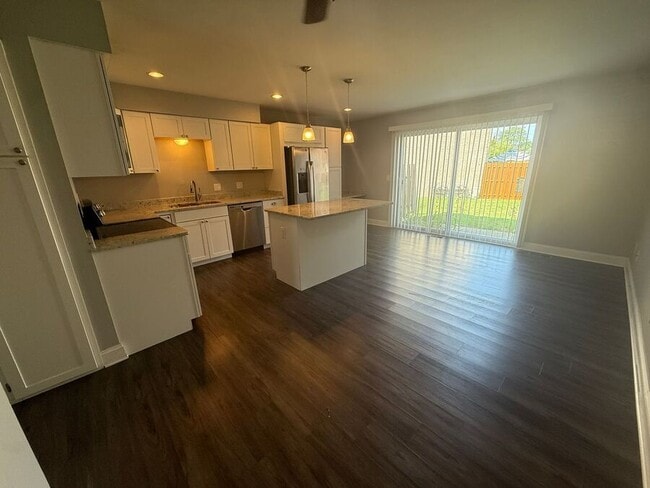 Building Photo - 15109 El Dorado Ter-
