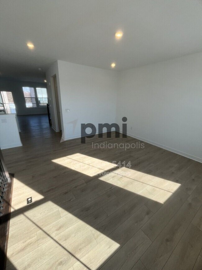 Building Photo - 4895 Gilet Dr