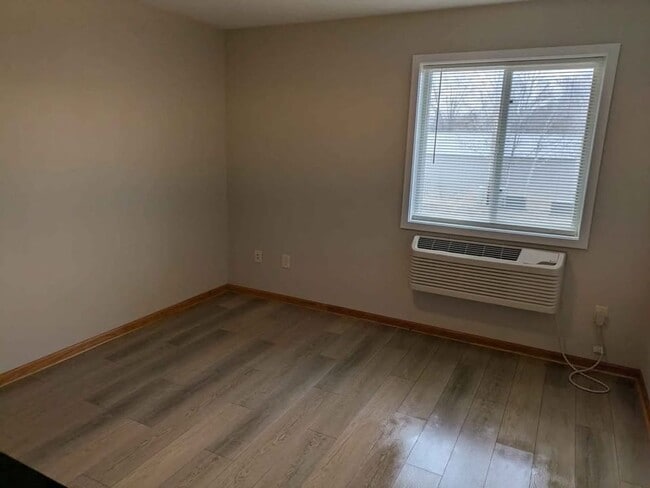 Building Photo - Cedar Avenue Apartments