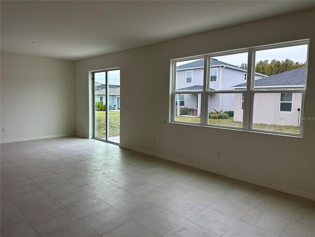 Building Photo - 37411 Roanoke River Wy