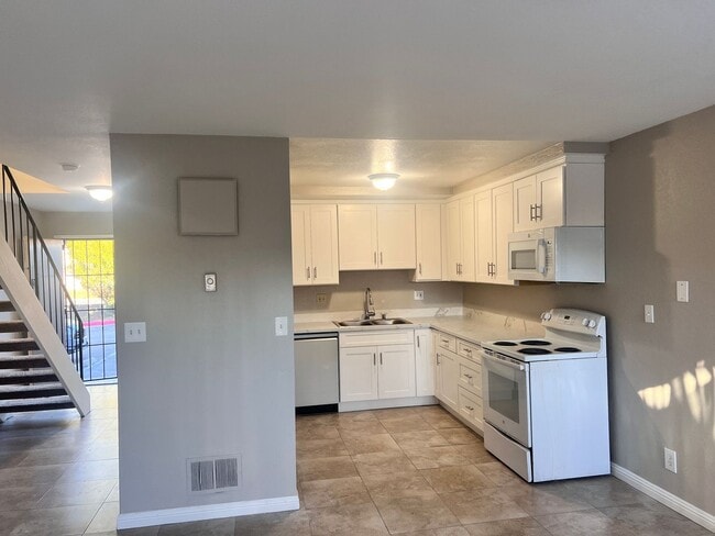 Building Photo - SUNNYVALE- 2 Bedroom 1.5 Bath Condominium -Washer & Dryer Included