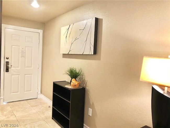 Building Photo - 270 E Flamingo Rd