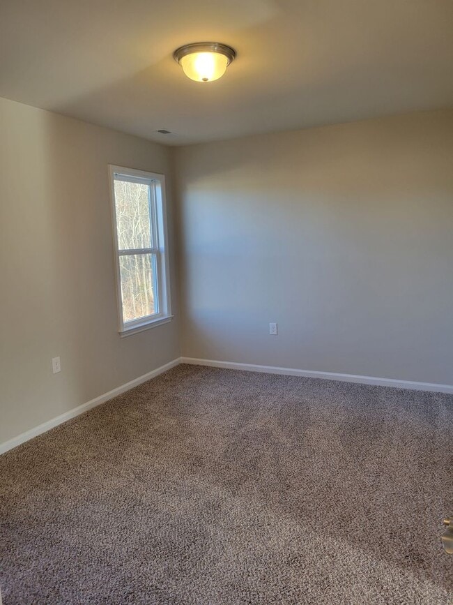 Building Photo - 247 Boyington Pl Rd