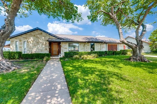 Primary Photo - 3211 Brookhaven Club Dr