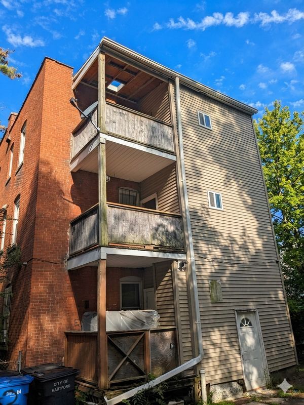 Building Photo - 190 Enfield St