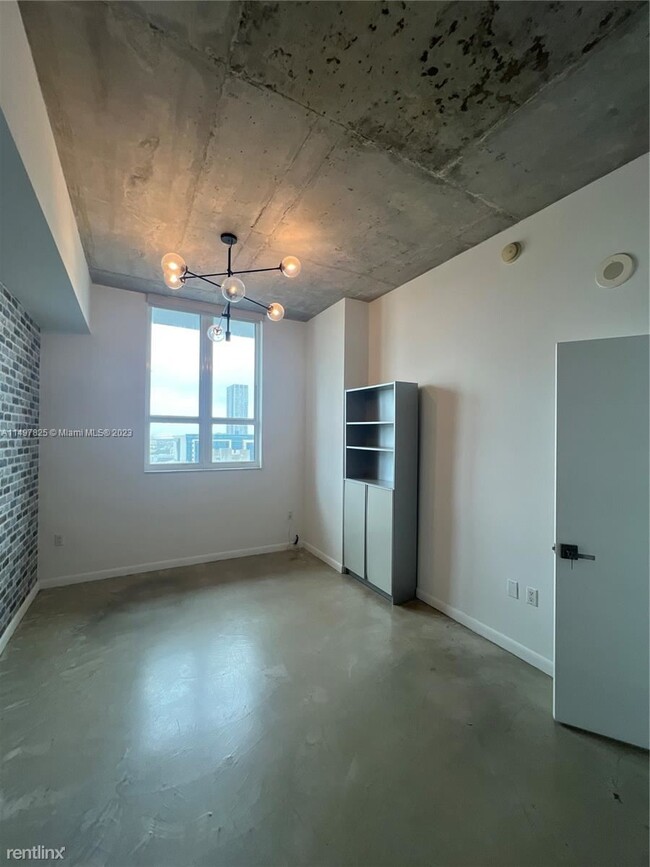 Building Photo - 2 br, 2 bath Condo - 234 NE 3rd St Ph LPH1