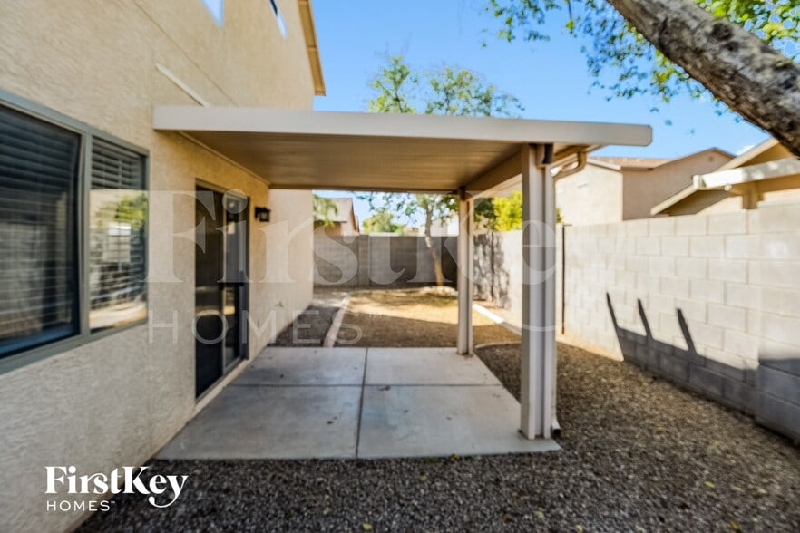 Building Photo - 2374 E Meadow Chase Dr