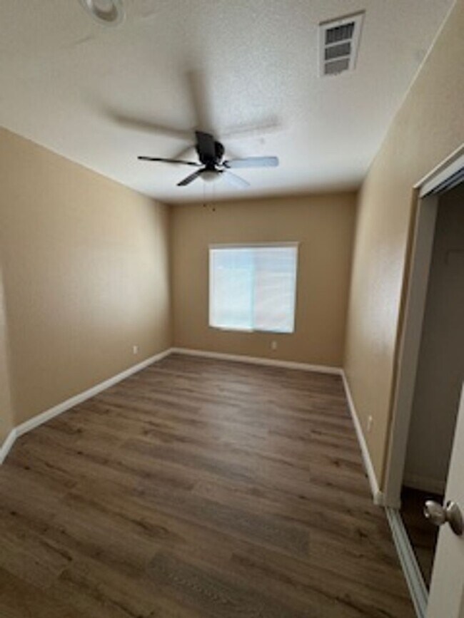 Building Photo - Beautiful Home