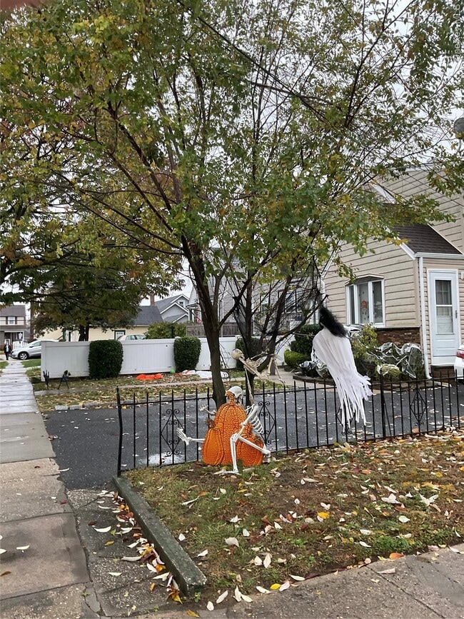 Building Photo - 83 Adams St