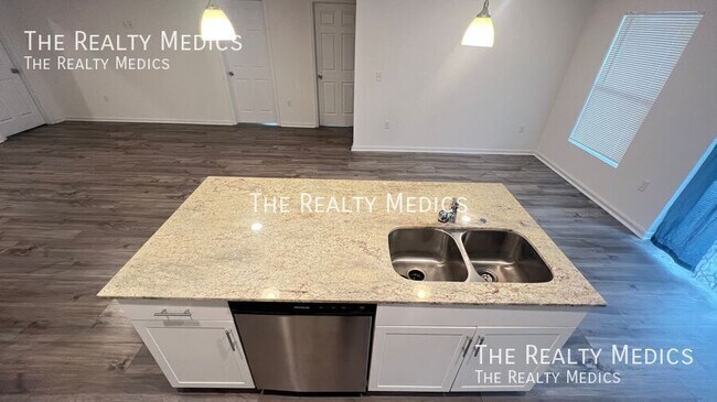 Building Photo - 2498 Cogan Dr