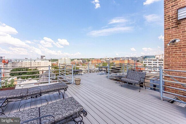 Building Photo - 1545 18th St NW