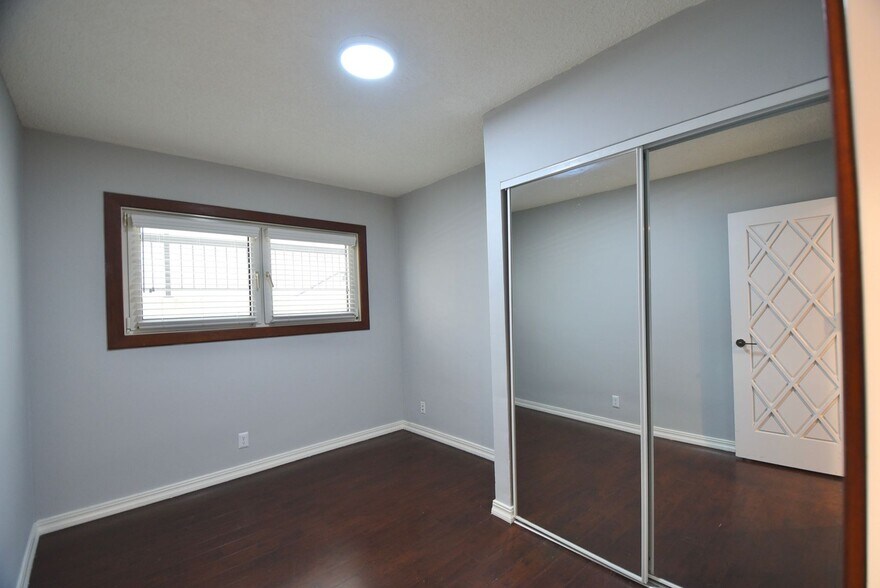 Building Photo - 11204 Peach Grove St