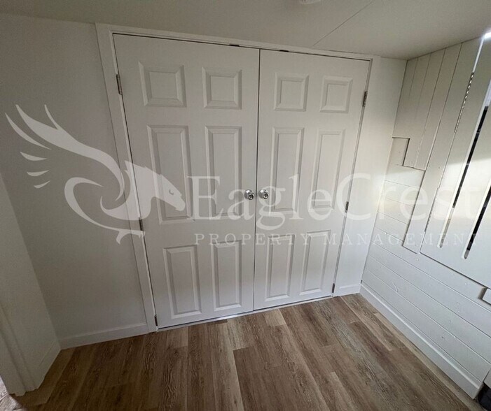 Building Photo - 236NCOLLEGE