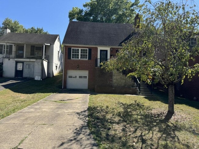 Building Photo - 1637 Upland Rd