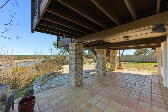 Building Photo - 729 Nomad Dr